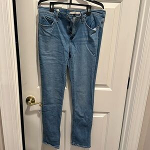 Levi Strauss 312 Shaping Slim Jeans 31x30